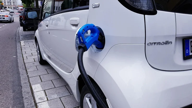 Elektromobily a energetický systém: Vliv na síť a potřeba rozvoje kapacity