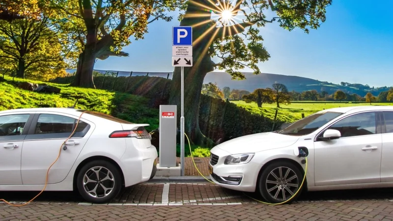 Rozvoj infrastruktury nabíjecích stanic pro elektromobily: Výzvy a překážky